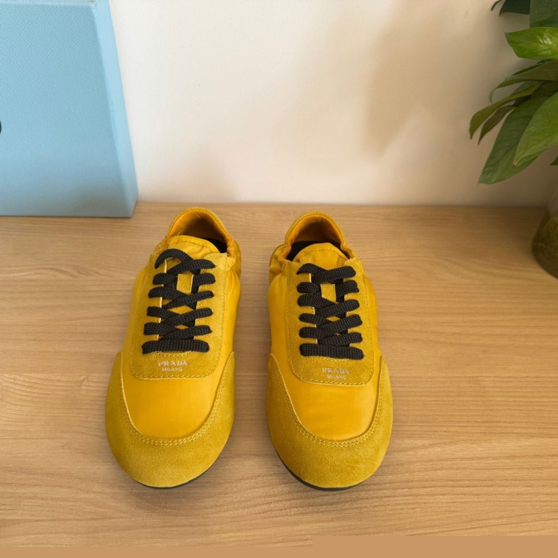 Pra*a casual shoes